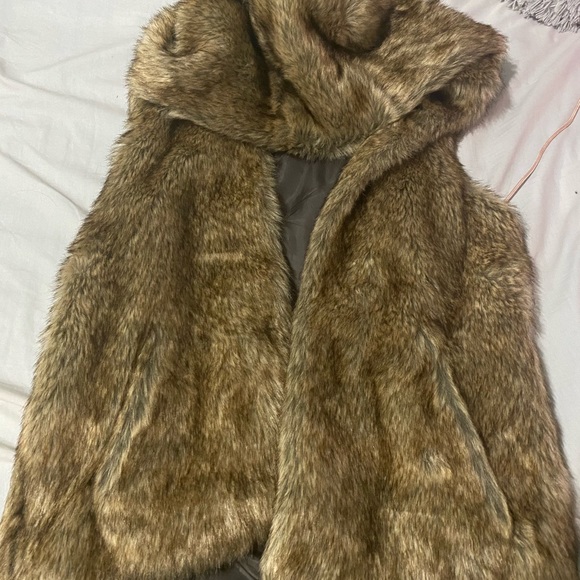 SOLD Brown Faux Fur Vest - Picture 2 of 3